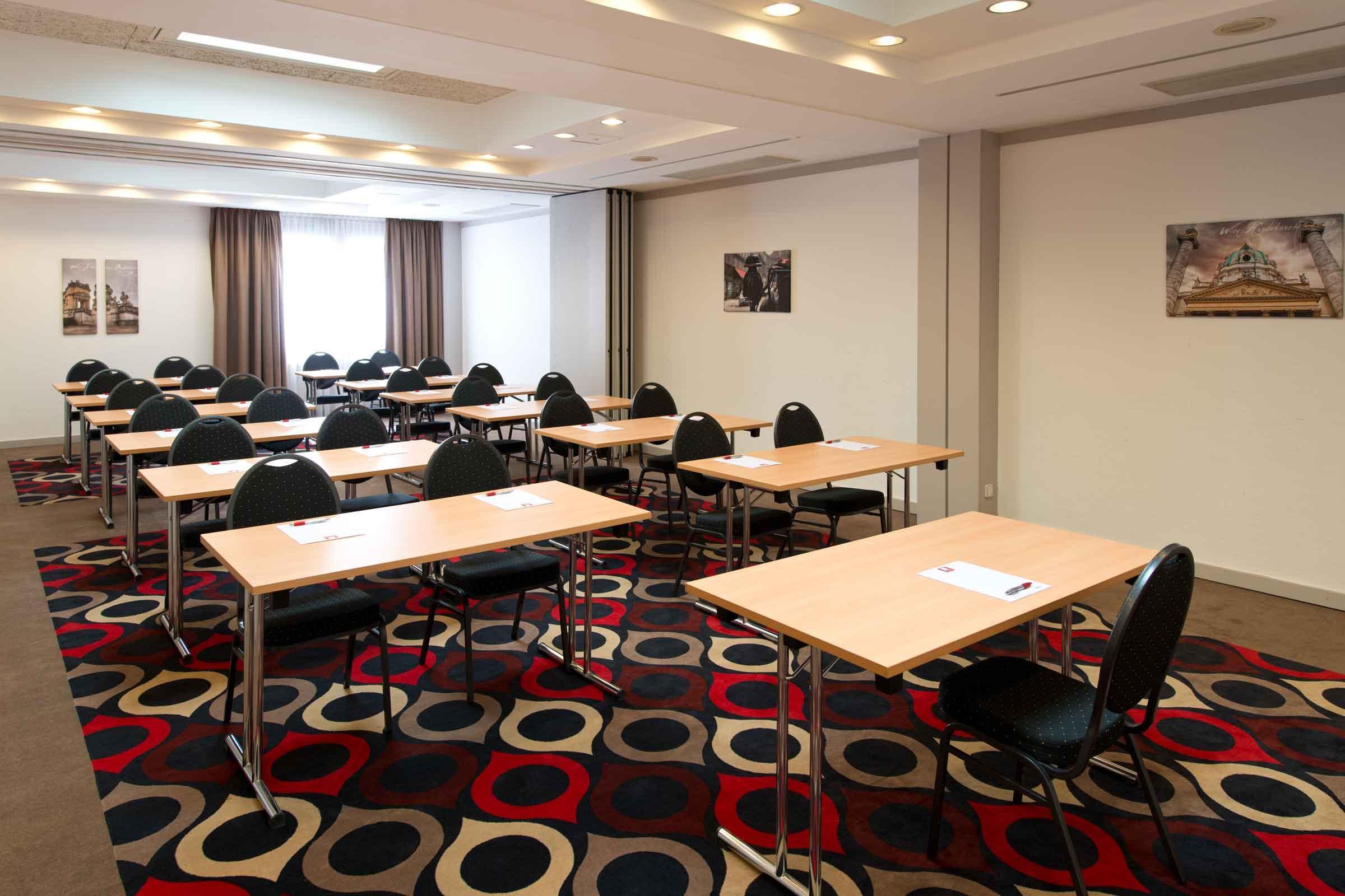 Leonardo Vienna Westbahnhof Hotel Exterior photo Meeting room