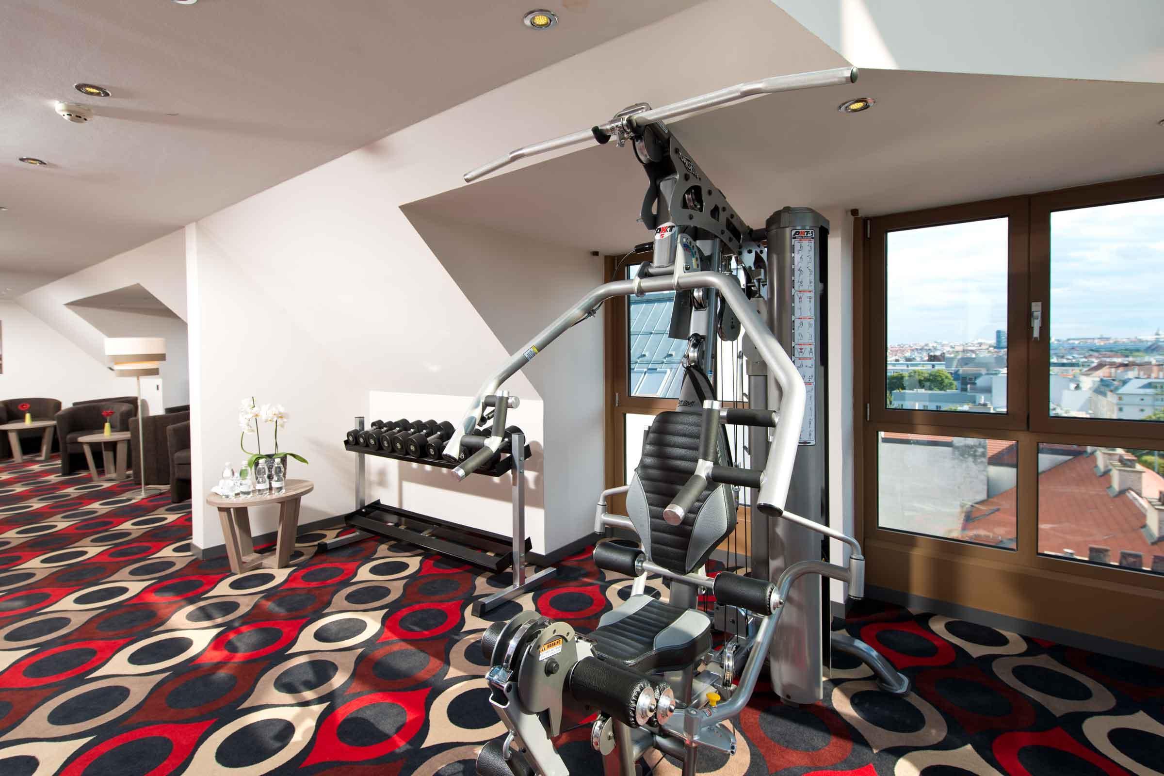 Leonardo Vienna Westbahnhof Hotel Exterior photo Fitness room